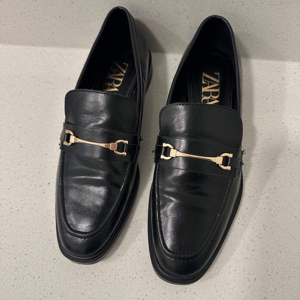 Zara Women's Black Loafers with Gold Accent
